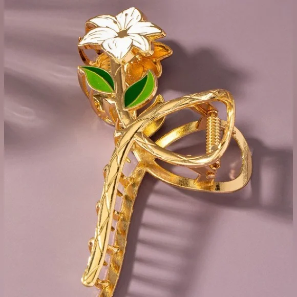 White Lily Flower Claw Clip - Picture 3 of 3